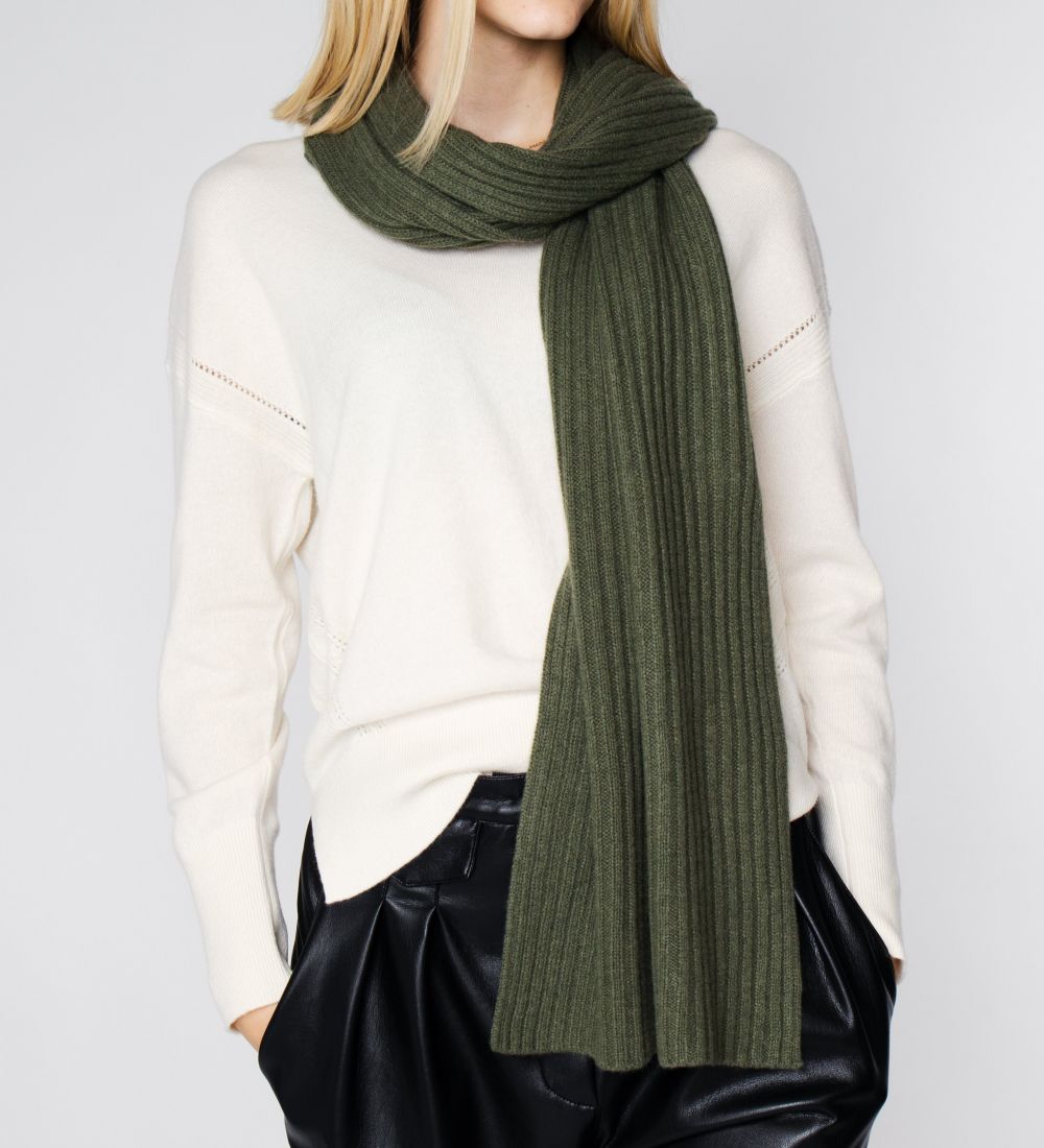 LEEZ Women Knitted Scarf in Cashmere - Olive