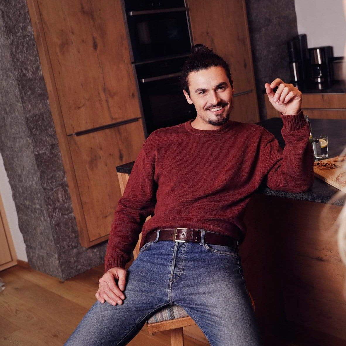 Full Grain Leather | Matt Gold Squared Buckle