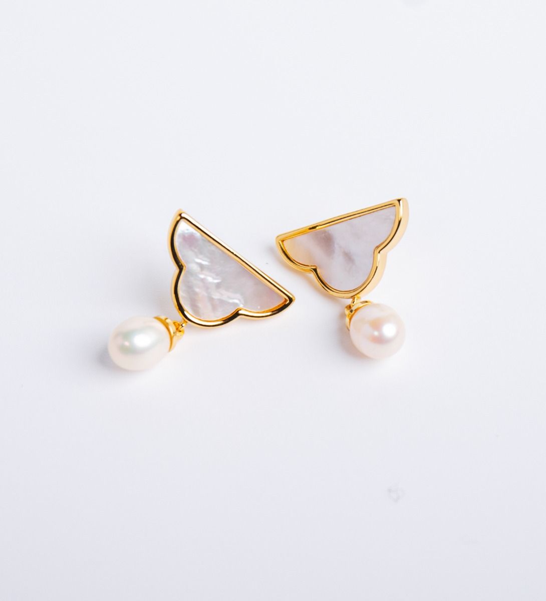 LEEZ Women Cloud Shape Freshwater Pearl Earrings