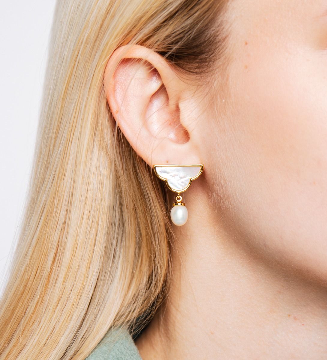 LEEZ Women Cloud Shape Freshwater Pearl Earrings