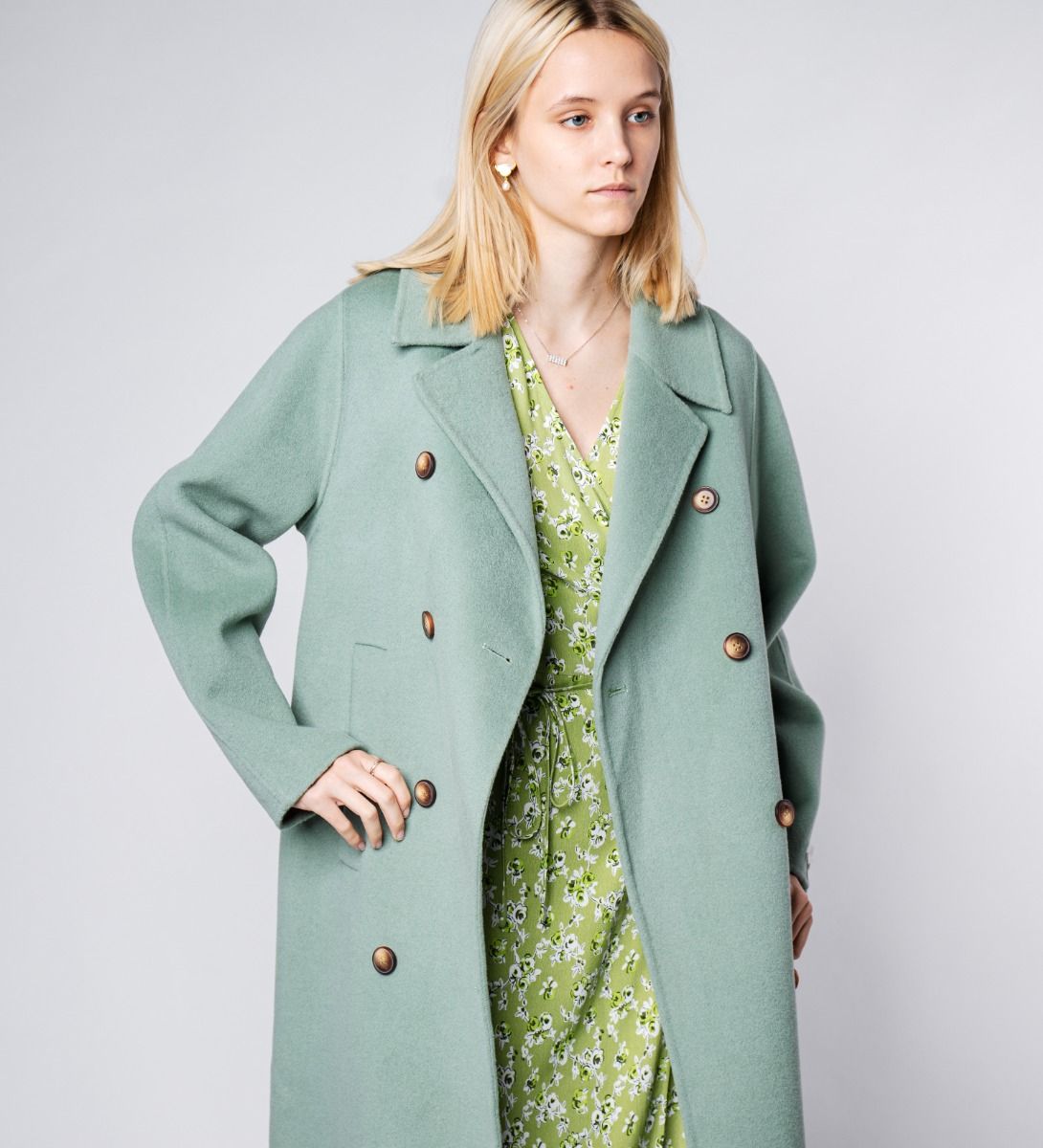 LEEZ Women Wool Double-Breasted Overcoat - Pea Green