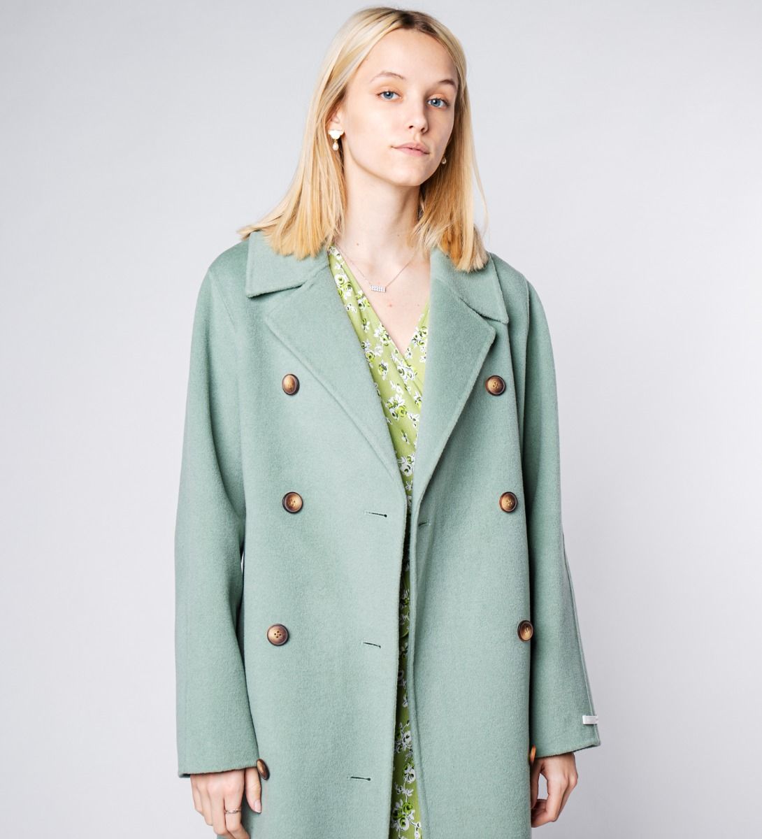 LEEZ Women Wool Double-Breasted Overcoat - Pea Green