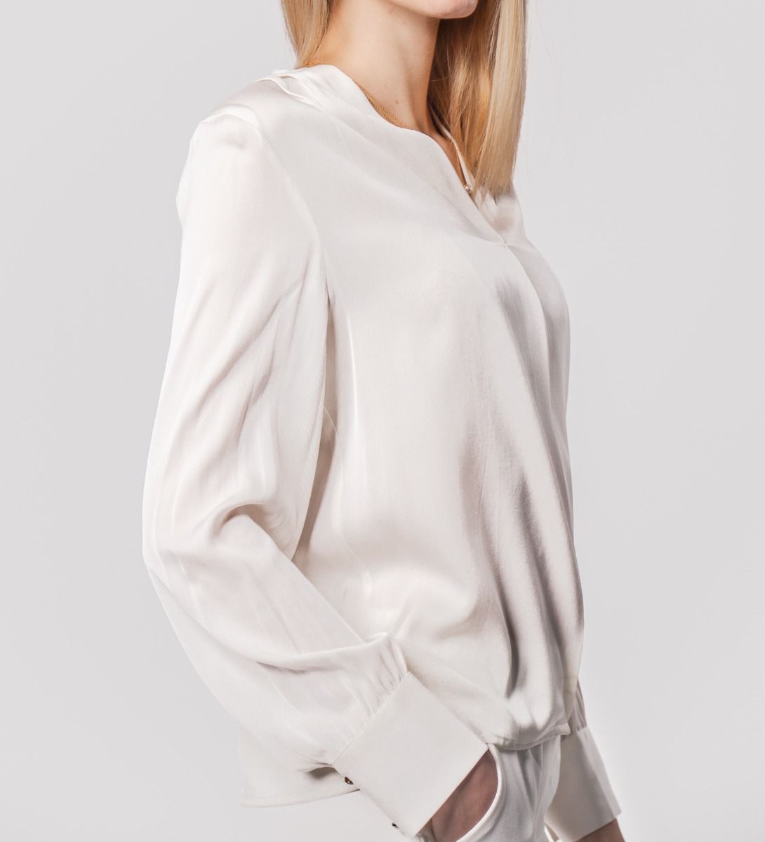 LEEZ Women V-Neck Mulberry Silk Shirt White