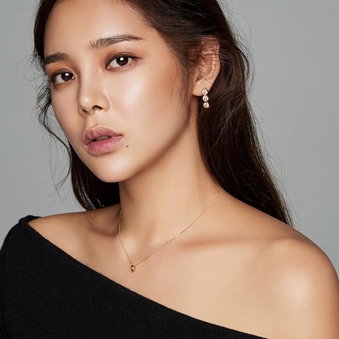 24/7 silver crystal necklace