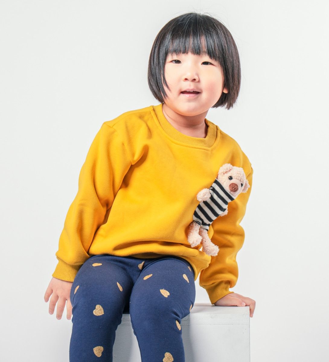 LEEZ Kids Round Neck Fleece Sweatshirt With Bear Doll Decoration Blue