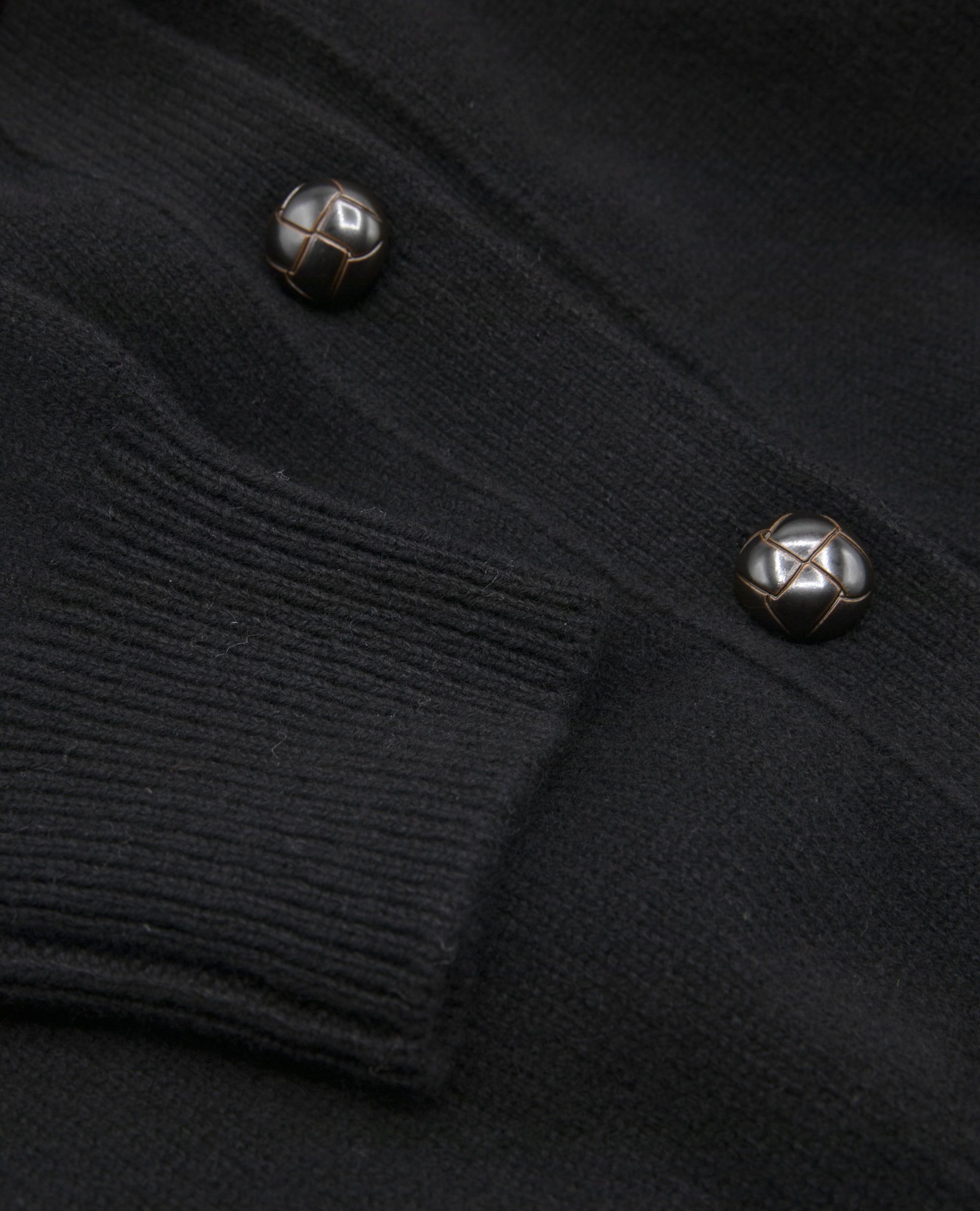 LEEZ Women V-Neck Cardigan in Wool - Black