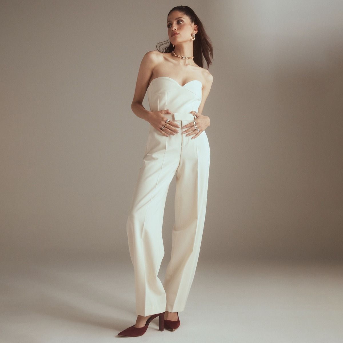 Koilla - Black, Red, Bone