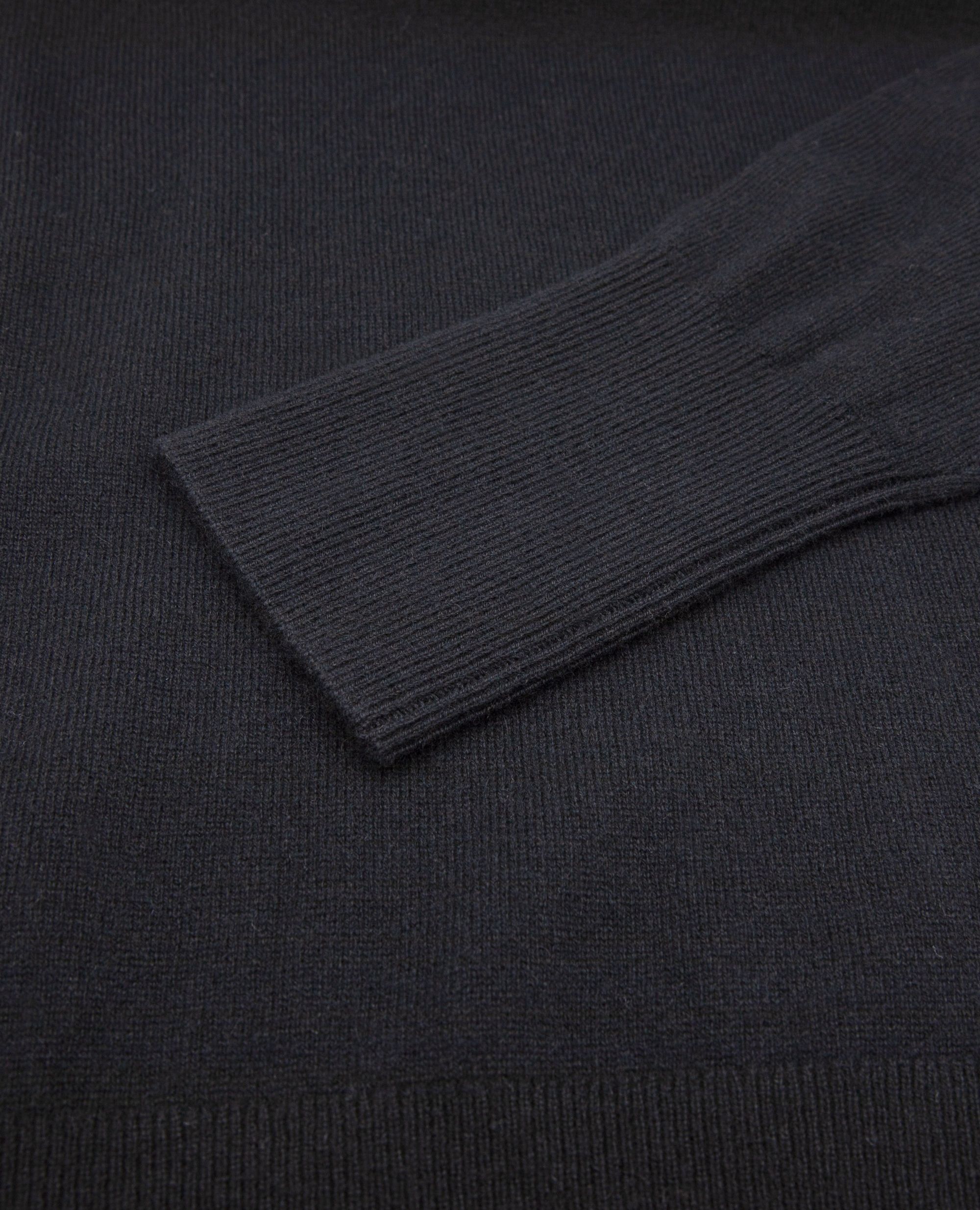 LEEZ Women Cashmere V-Neck Sweater - Black